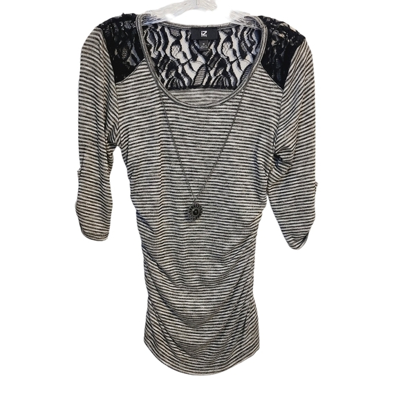 iZ Byer | Women's Striped Scoopneck Cinched Shirt With Necklace (Size Medium) - Picture 1 of 14